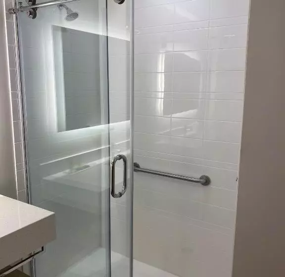 Hotelli Wyndham Garden Orlando Airport   Free Airport Shuttle