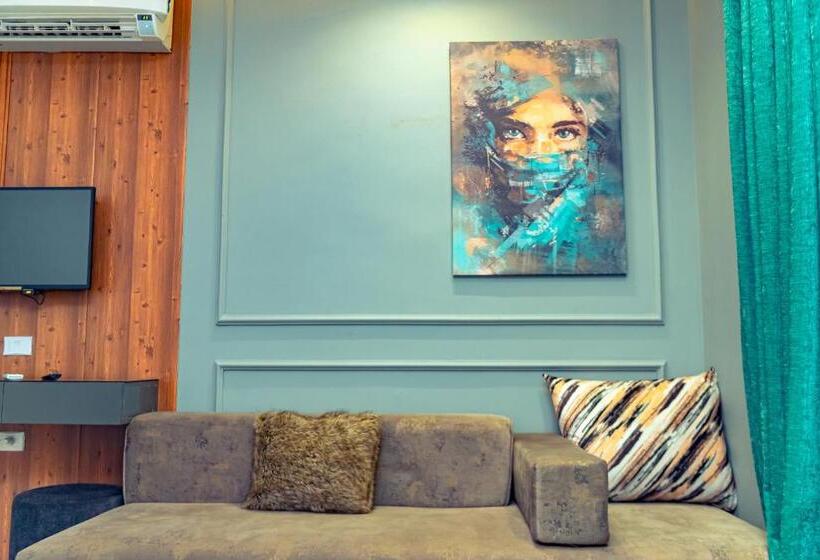 هاستل Museum Plaza