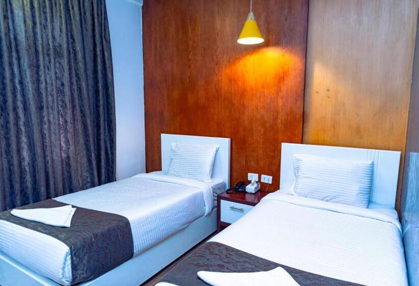 هاستل Museum Plaza