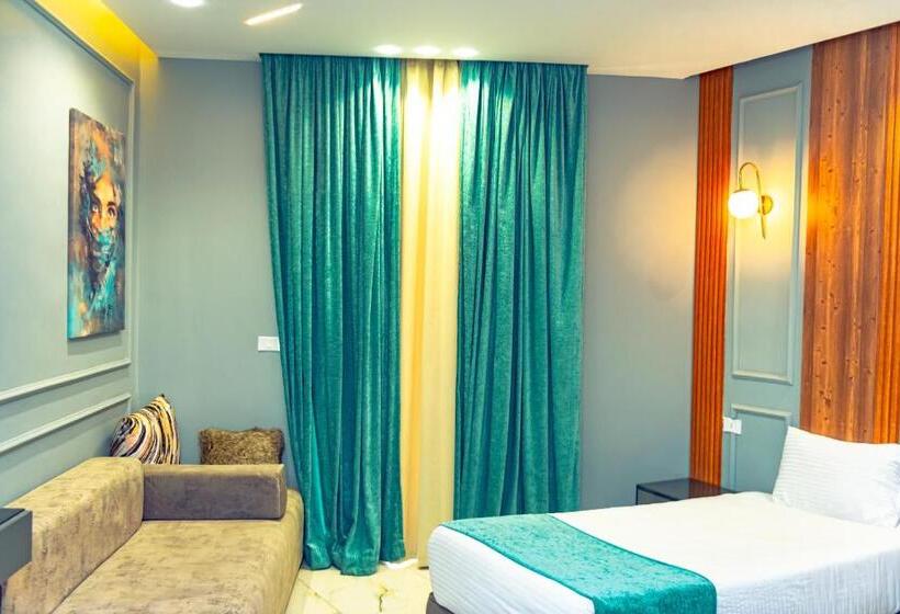 هاستل Museum Plaza