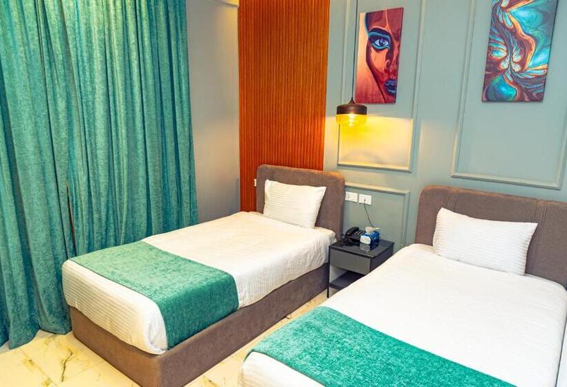 هاستل Museum Plaza