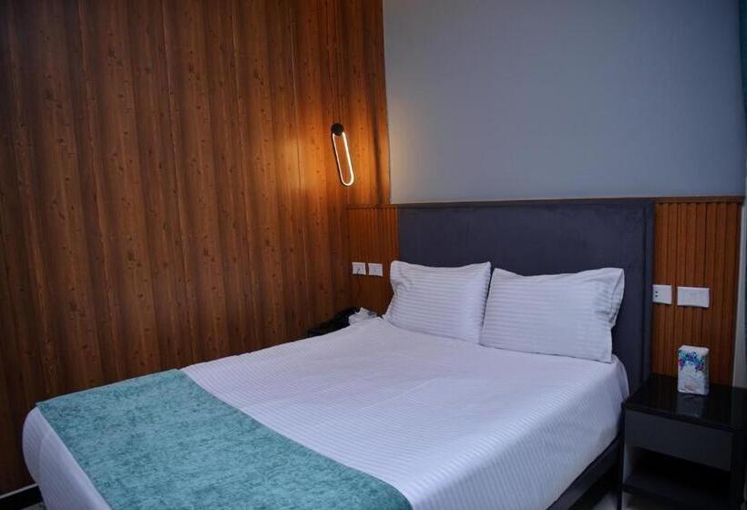 هاستل Museum Plaza