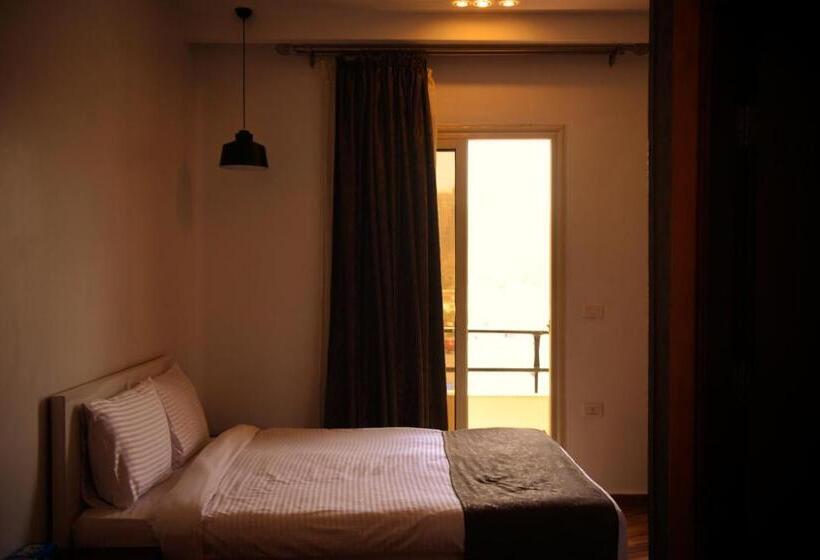 هاستل Museum Plaza