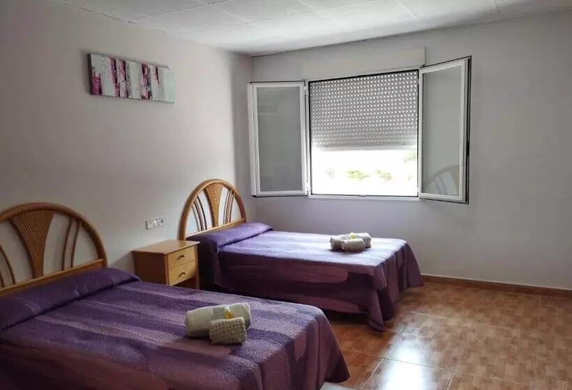 ペンション Hostal Restaurante La Cepa