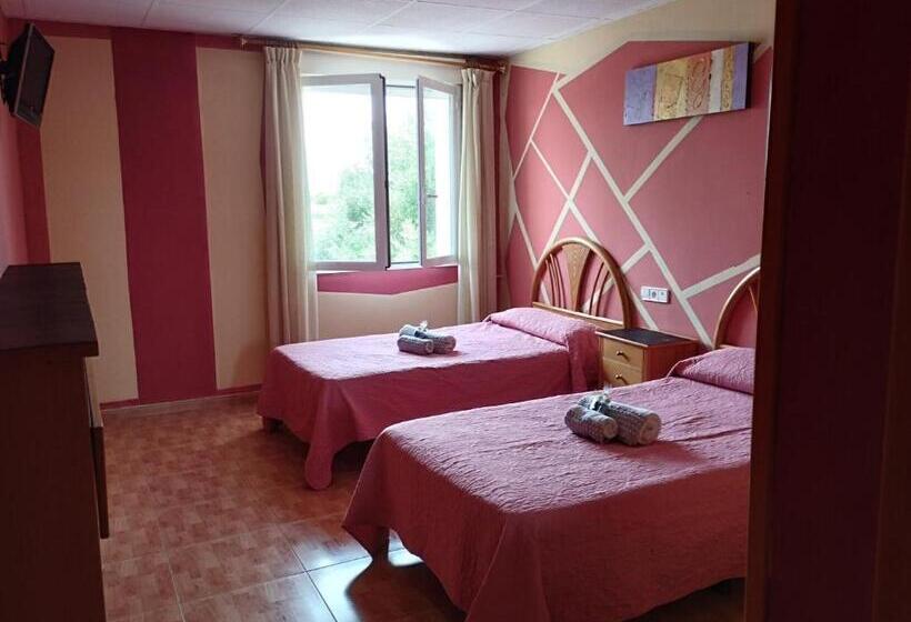 펜션 Hostal Restaurante La Cepa