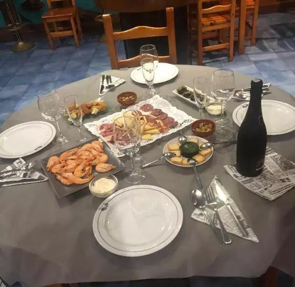 ペンション Hostal Restaurante La Cepa