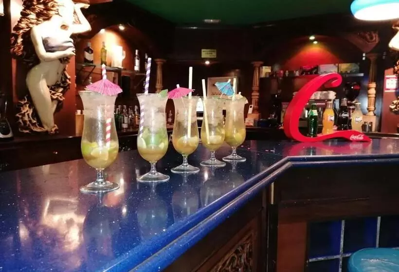 ペンション Hostal Restaurante La Cepa