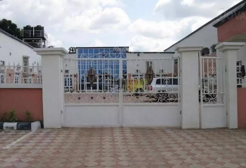 پانسیون Room In Lodge   Lois Hotels Ltd Makurdi