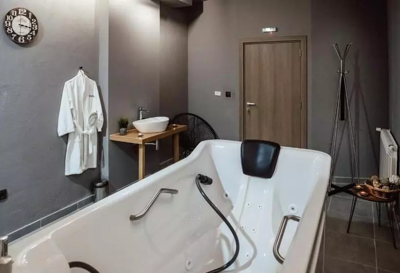 The Five Elements Hotel And Spa