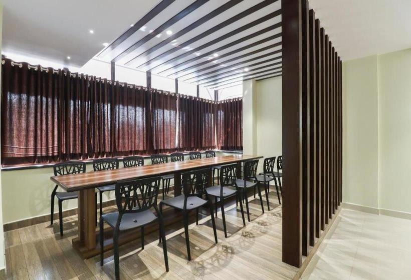 호텔 Capital O  7th Heaven