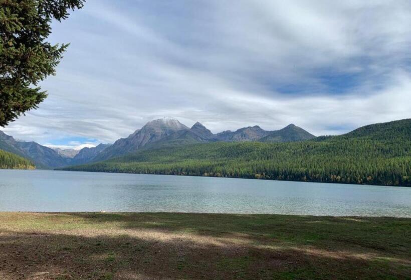 فندق صغير Glacier Haven Inn