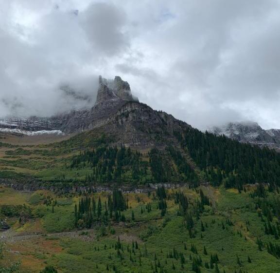 فندق صغير Glacier Haven Inn