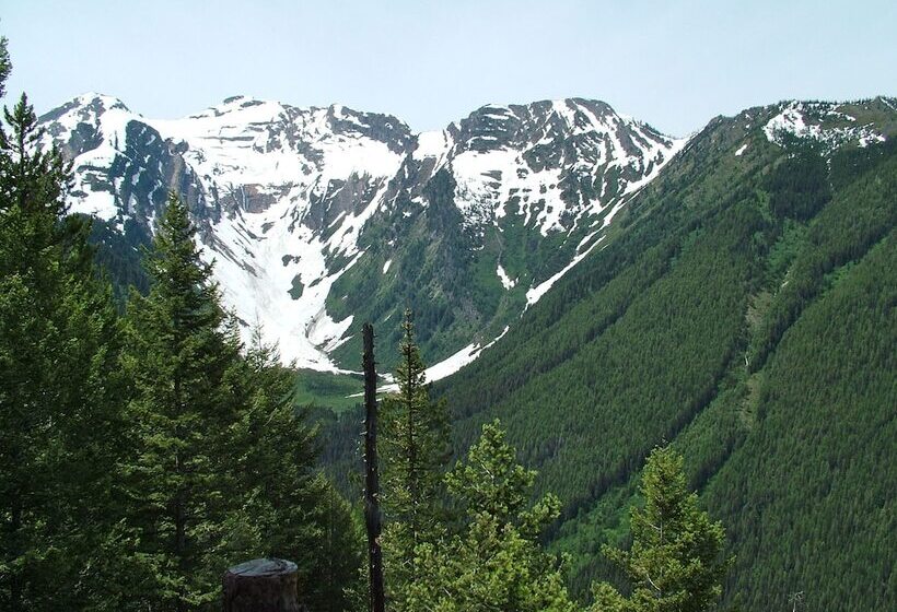 فندق صغير Glacier Haven Inn