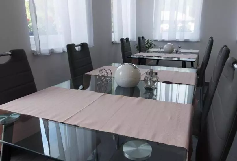 Aamiaismajoitus (B&B) Gabriella Panzió