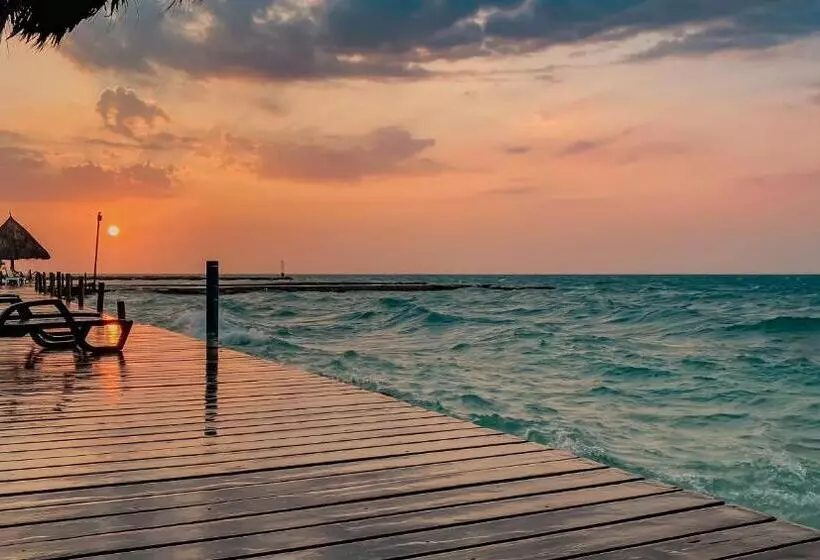 ホテル Múcura Club