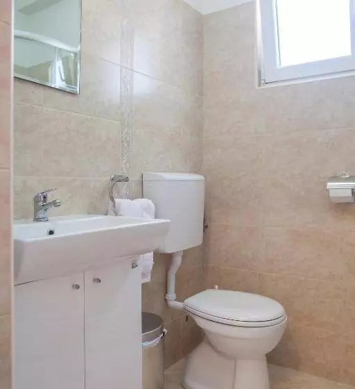 پانسیون Apartments & Rooms Jelka
