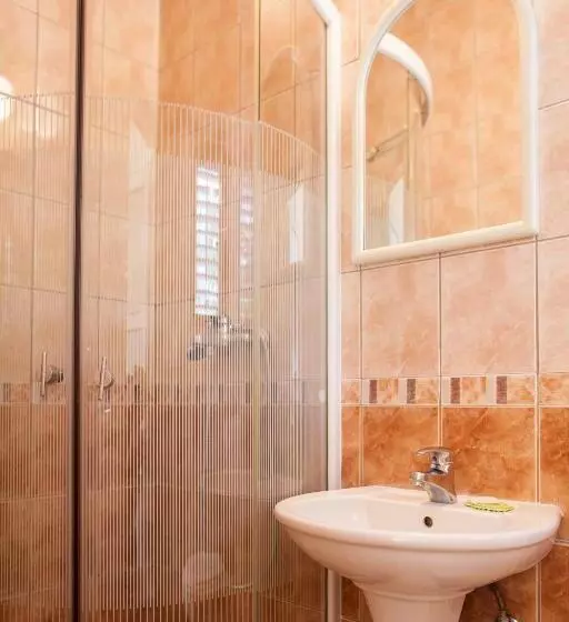 پانسیون Apartments & Rooms Jelka