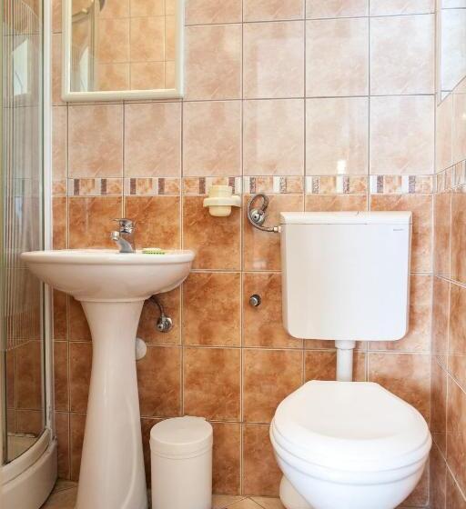 پانسیون Apartments & Rooms Jelka