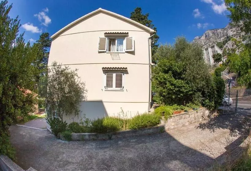 پانسیون Apartments & Rooms Jelka