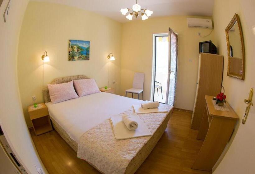 پانسیون Apartments & Rooms Jelka