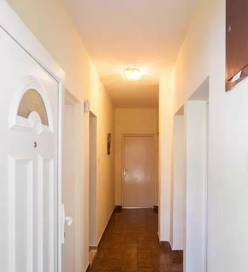 پانسیون Apartments & Rooms Jelka