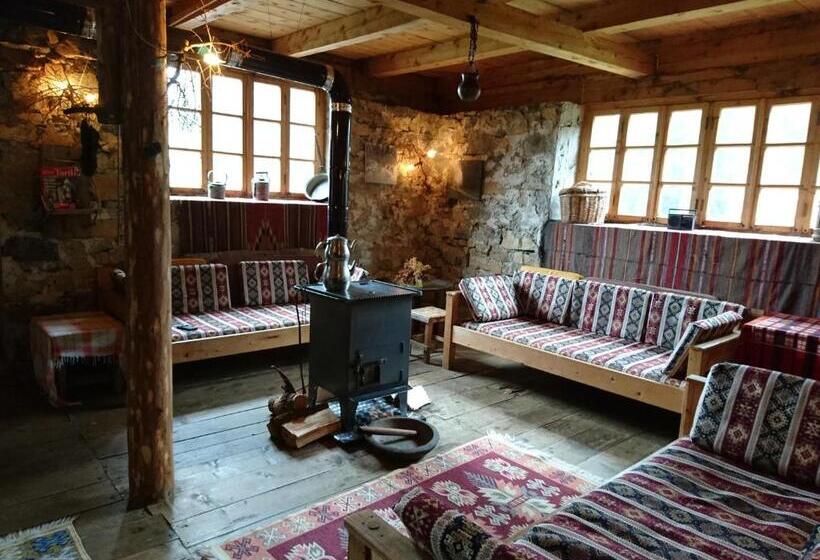 پانسیون Demircioglu Pokut Dag Evi