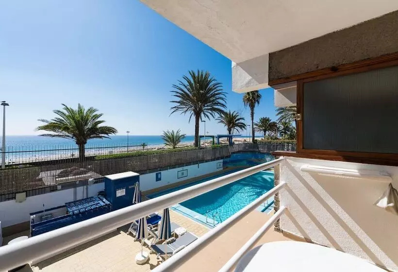 Apartamentos El Paseo