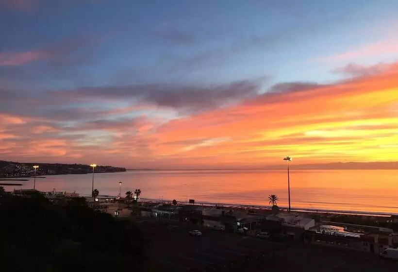 Apartamentos El Paseo