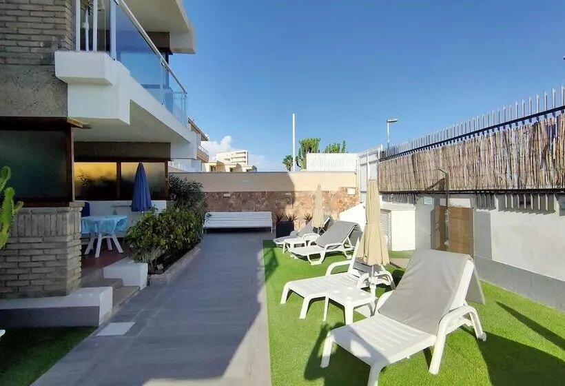 Apartamentos El Paseo