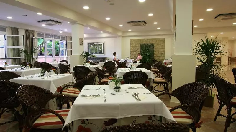 Apartamentos Jardín Del Conde