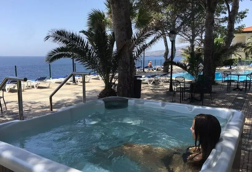 בית מלון כפרי Albatroz Beach & Yacht Club