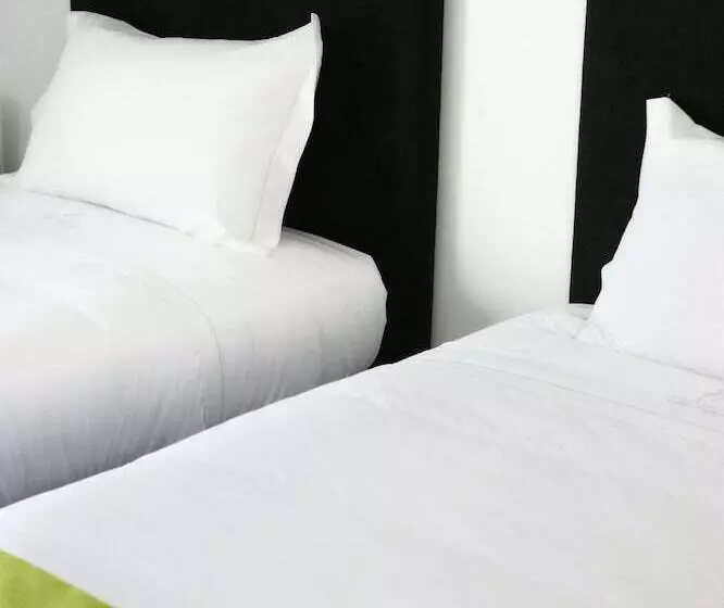 Отель Benavente Vila