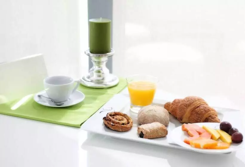 Отель Benavente Vila