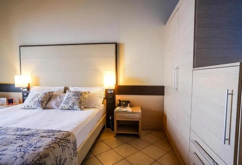 Otel Gh Avalon Sikani