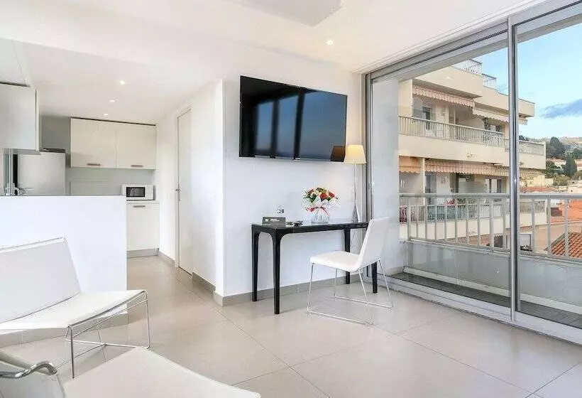 فندق Ibis Styles Menton Centre