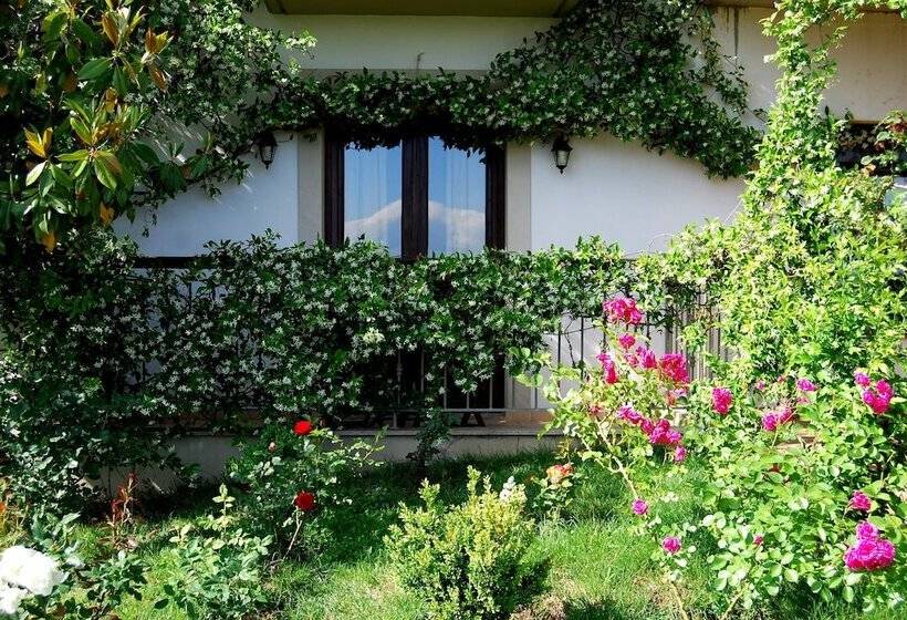 בית מלון כפרי Jennifer Home