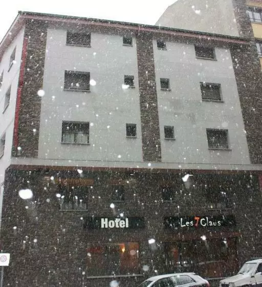 هتل Les 7 Claus