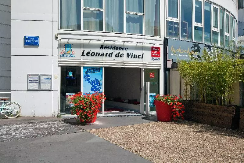 בית מלון כפרי Séjours & Affaires Tours Léonard De Vinci