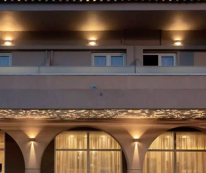 Отель Telesilla