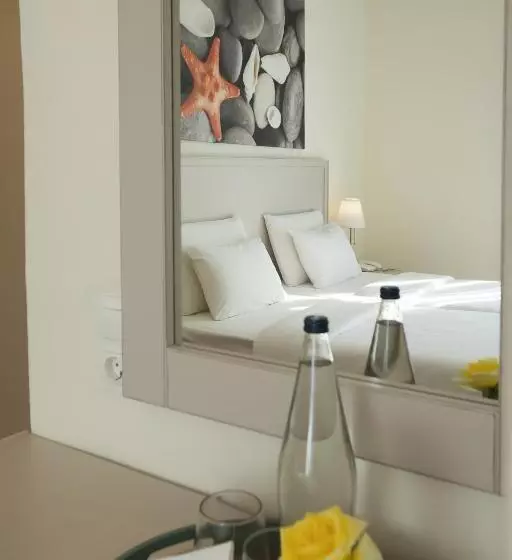 Отель Telesilla