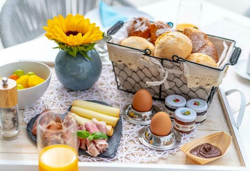 酒店 Pareus Beach Resort