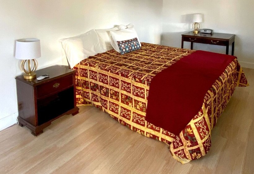 فندق على الطريق Rodeway Inn