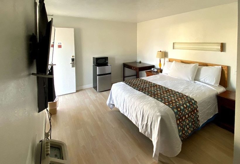 فندق على الطريق Rodeway Inn