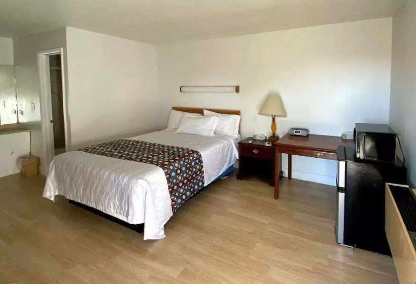 モーテル Rodeway Inn