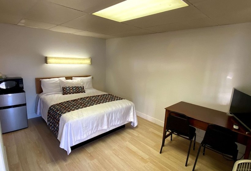 فندق على الطريق Rodeway Inn