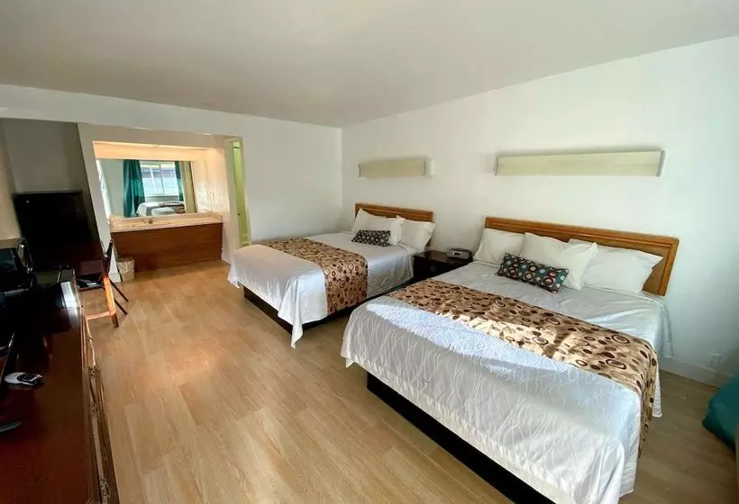 モーテル Rodeway Inn