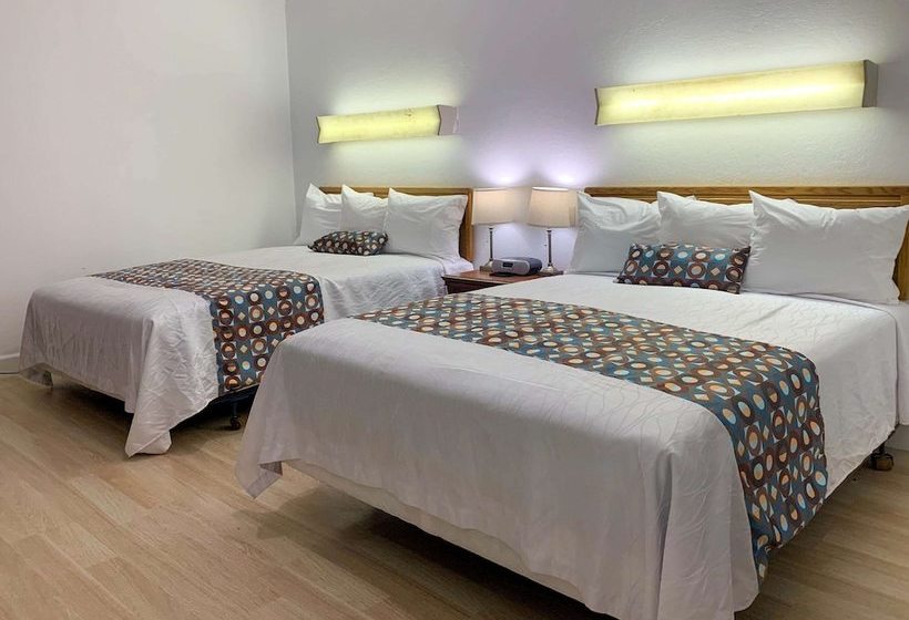 فندق على الطريق Rodeway Inn