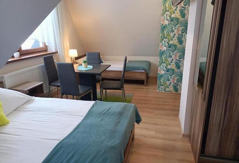 پانسیون Słoneczny Dworek