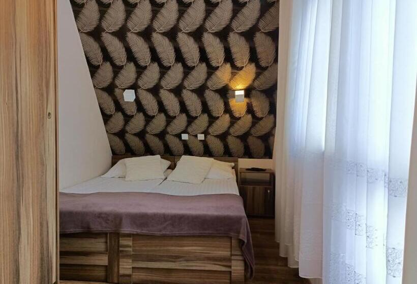 پانسیون Słoneczny Dworek