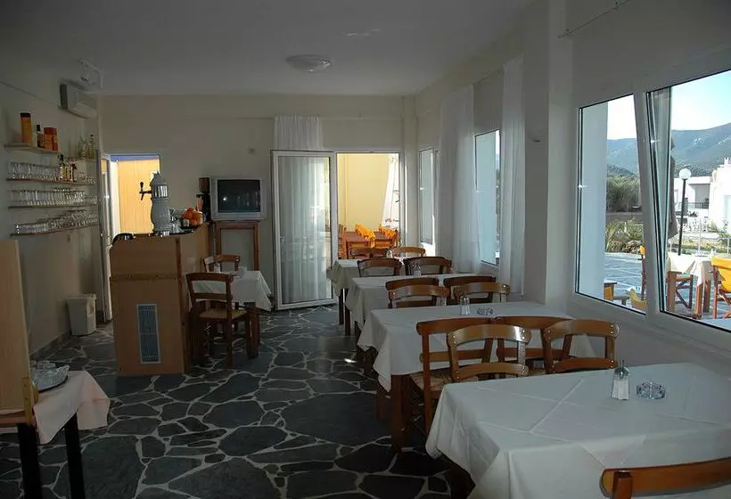DeAngelo Apartment Hotel